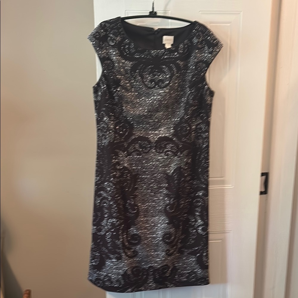 Chico's White and Black Cap Sleeve Sheath Dress - Size 1.